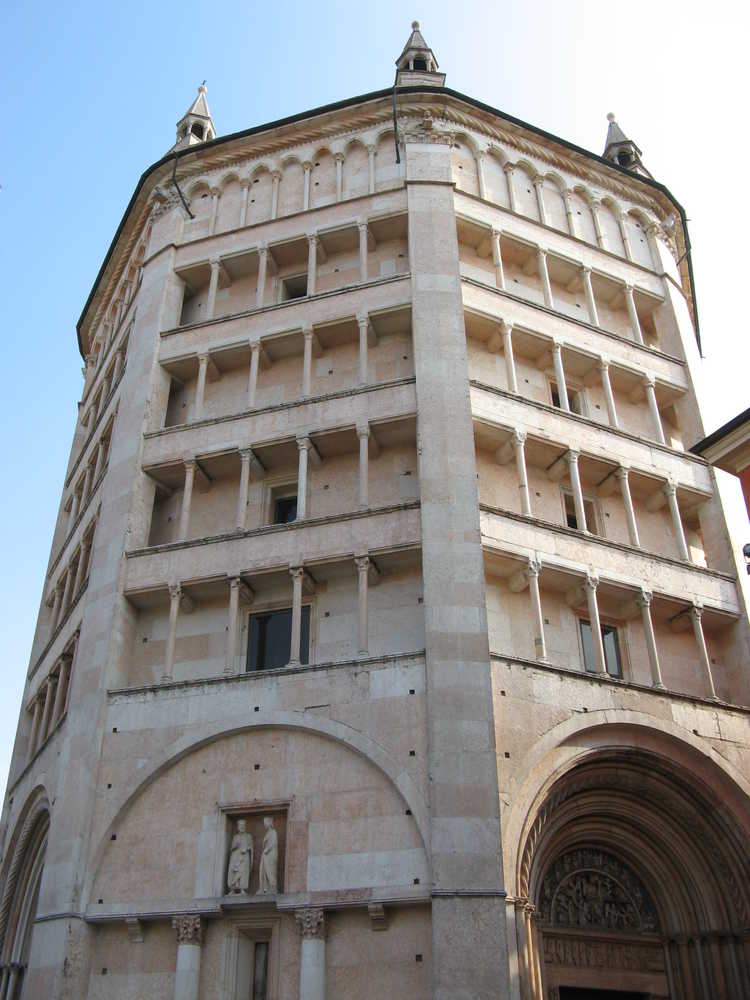 Baptisterium in Parma